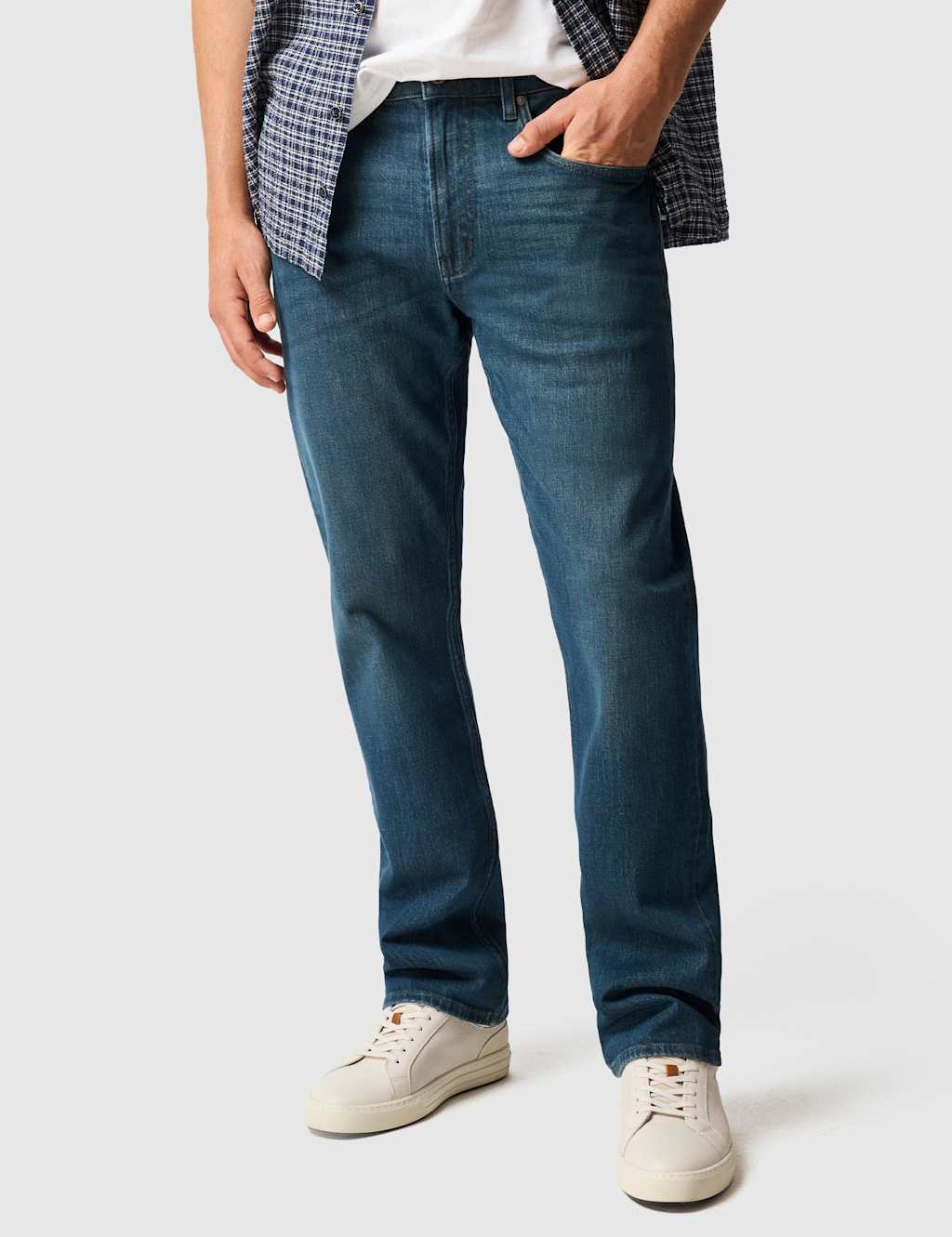 Rodd & Gunn Kurow Relaxed Fit Italian Denim Jeans Mid Blue