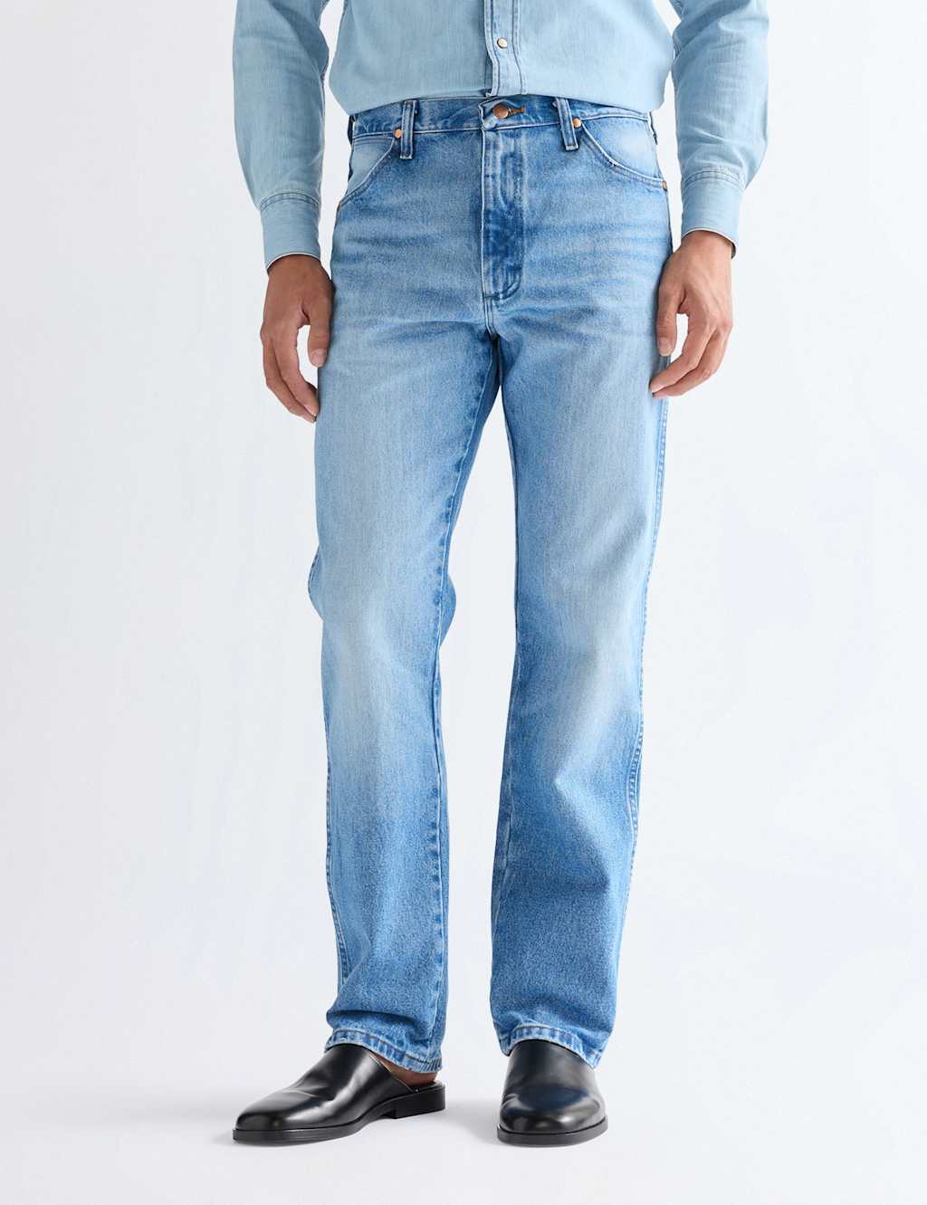 Wrangler 13MWZ Tapered Fit 5 Pocket Jeans Light Blue